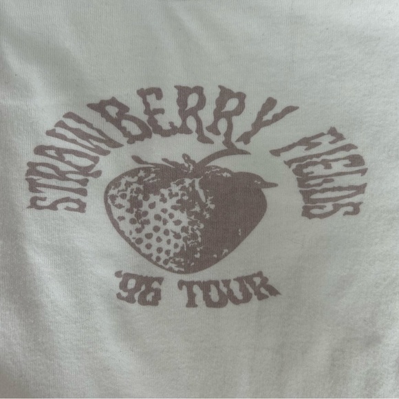 Strawberry Top - Picture 3 of 4